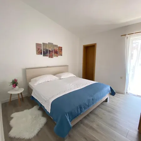 Apartment Niks *